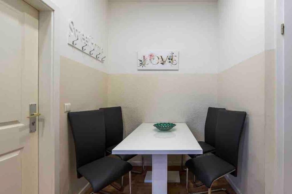 Big Fancy Apartments City Center Berlim Exterior foto